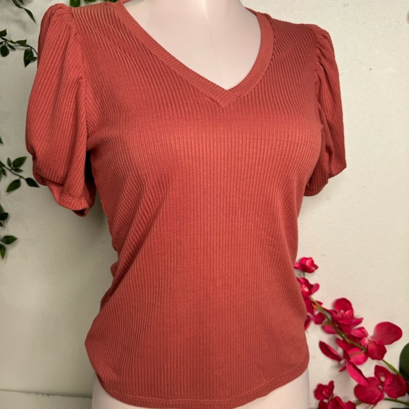 🧡 Haute Monde Top 🧡 - Picture 1 of 6